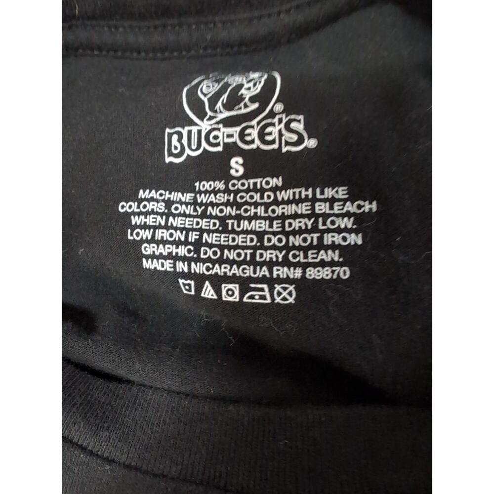 Buc-ee's Valentine's "Love Is In The Air" T-shirt Women's Small (959) - Picture 4 of 4